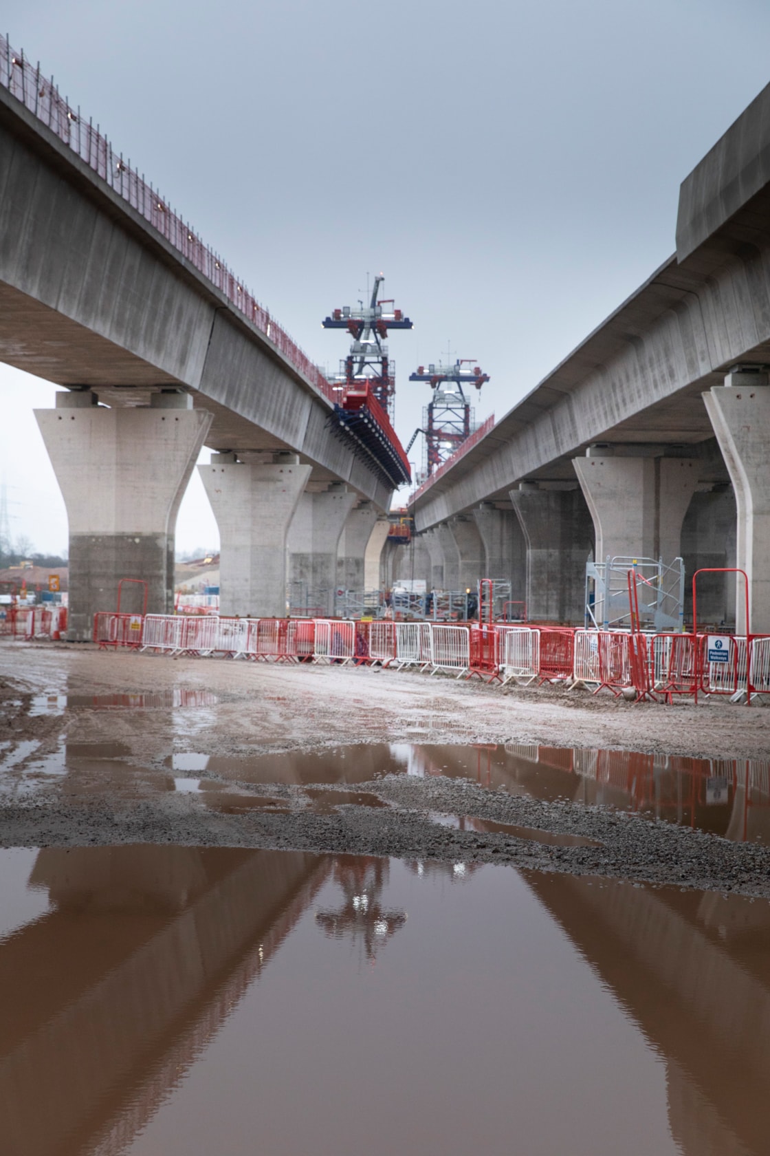 Portrait image showing the central and single track spans of the Coleshill viaducts under construction 2025