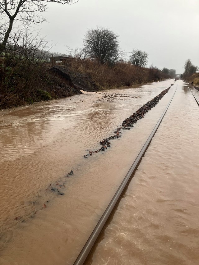 Engineers working hard to re-open lines closed by Storm Gerrit: GSW Holywood Thornhill-2