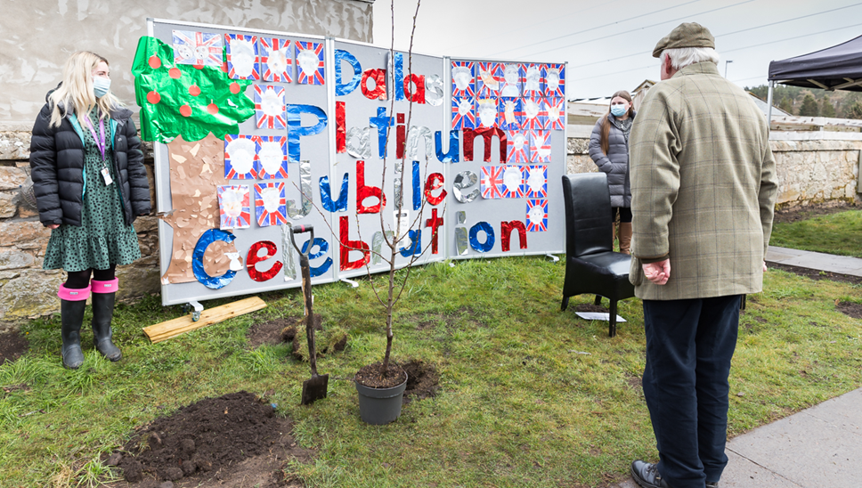 Dallas Primary School jubilee tree planting