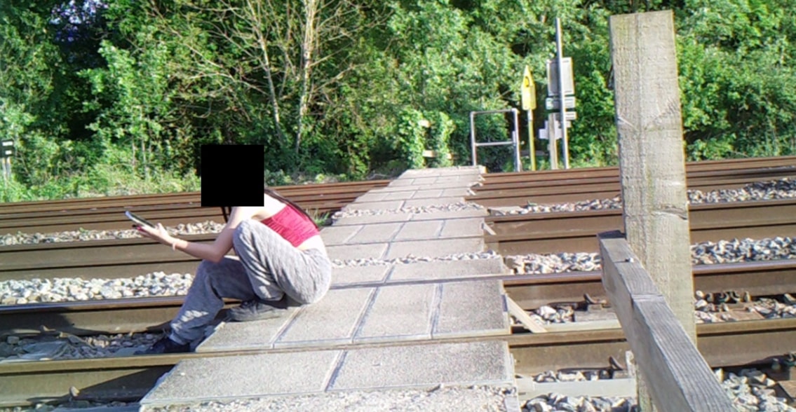 Unsafe behaviour at Wantage Rd level crossing- May 2025
