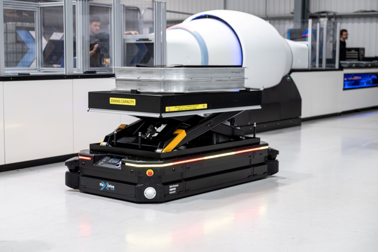 Siemens partnership creates UK’s first fully customisable autonomous mobile robot (AMR) manufacturing capability: AMR-Expert-Technology-Group-18- original