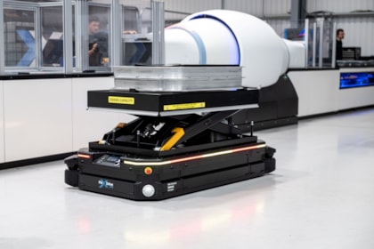 Siemens partnership creates UK’s first fully customisable autonomous mobile robot (AMR) manufacturing capability: AMR-Expert-Technology-Group-18- original