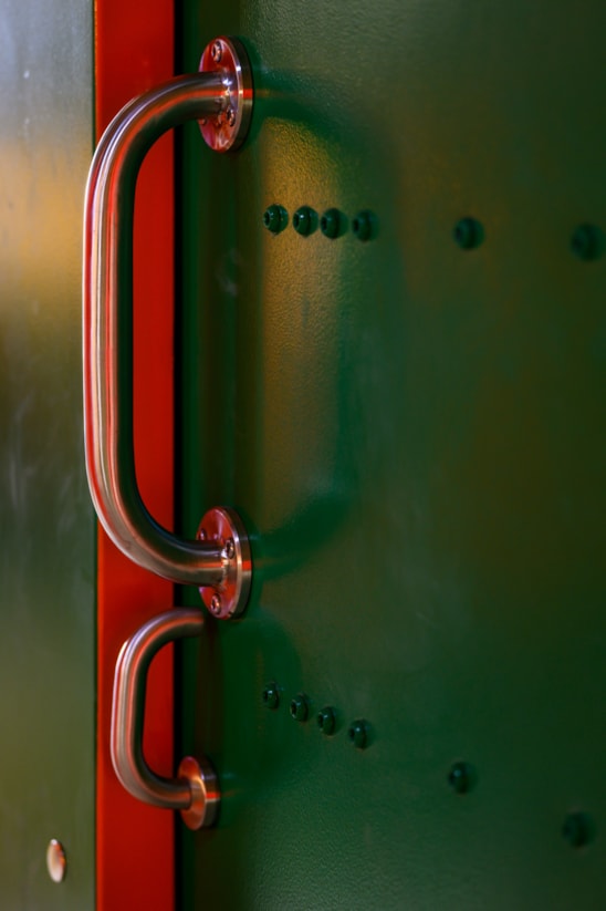 20260427 Close-up image of the handle on one of the cross-passage doors installed in the Chiltern Tunnel