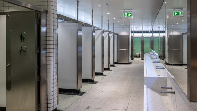 London Bridge toilets 1: London Bridge toilets 1