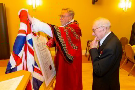 The Mayor of Dudley unveils the freedom scroll