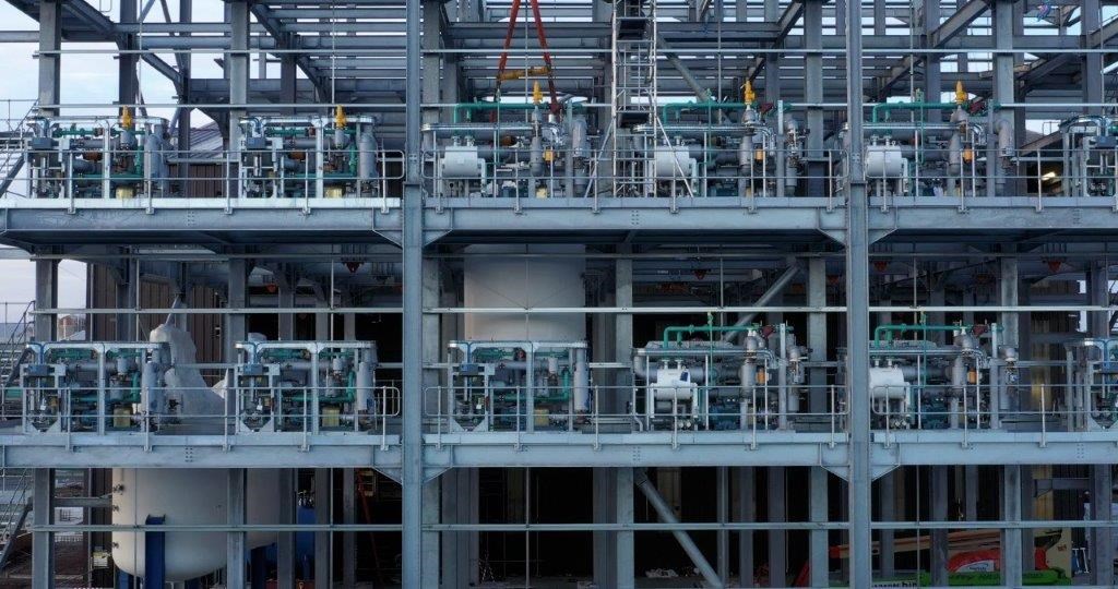Siemens technologies support plan to create one of UK’s largest digital chemical facilities: Lianhetech superstructure with skid mounted modular temperature control modules utilising Siemens' PCS 7 interfaceintegrating with Siemens Smart Instrumentation