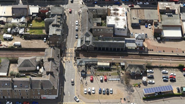 Drivers urged to plan ahead as Broughty Ferry level crossing closes for three days: BroughtyFerryLC-2-2