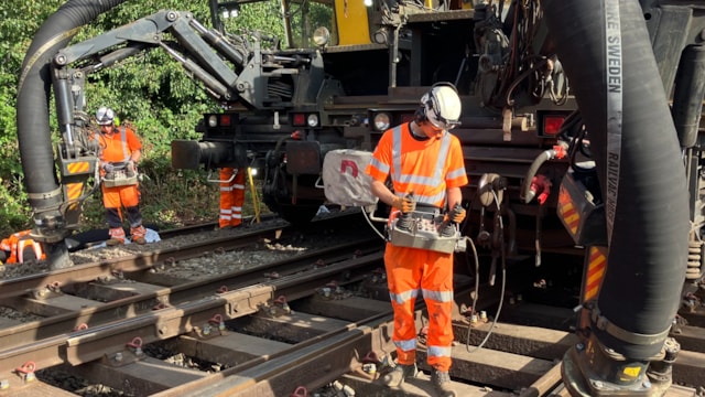 Most of West Coast main line open for passengers during August bank holiday upgrades: Rail Vac in use image 2