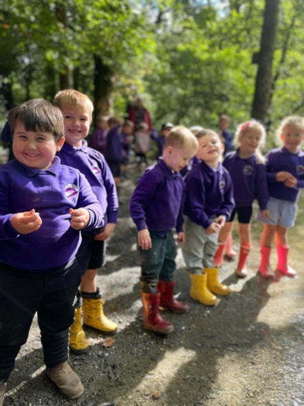 Younger Ysgol Bro Preseli pupils enjoying the outdoors / Disgyblion iau Ysgol Bro Preseli yn mwynhau'r awyr agored
