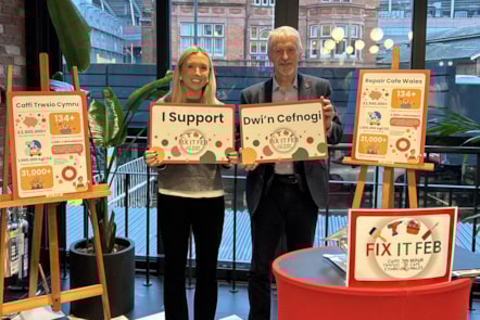 Deputy First Minister Launches Fix it February at a Pop-Up Repair Café in Cardiff 2