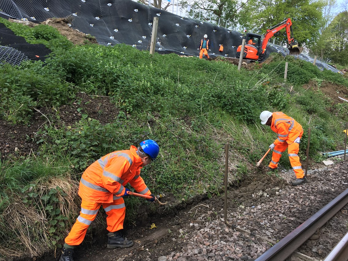 South East - Easter - Maidstone: Uncovering a high-voltage cable run as part of cutting works in Maidstone