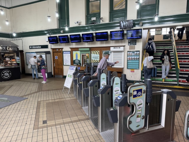 Peckham Rye expanded gateline 3: Peckham Rye expanded gateline 3