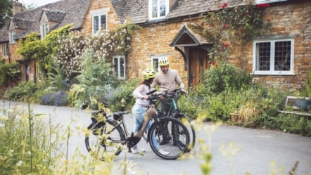 Cycling couple Adelstrop
