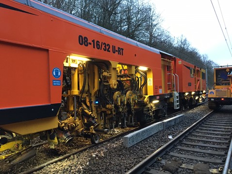 Tamping track on the approach to Crick Tunnel between Northampton and Rugby