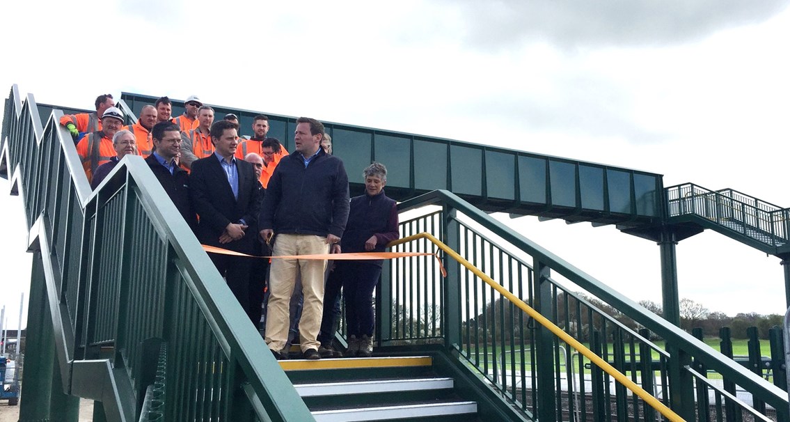 Safety boost for Oxfordshire residents as new footbridge opens as part of Railway Upgrade Plan: C8P9JH5XUAAVD3N