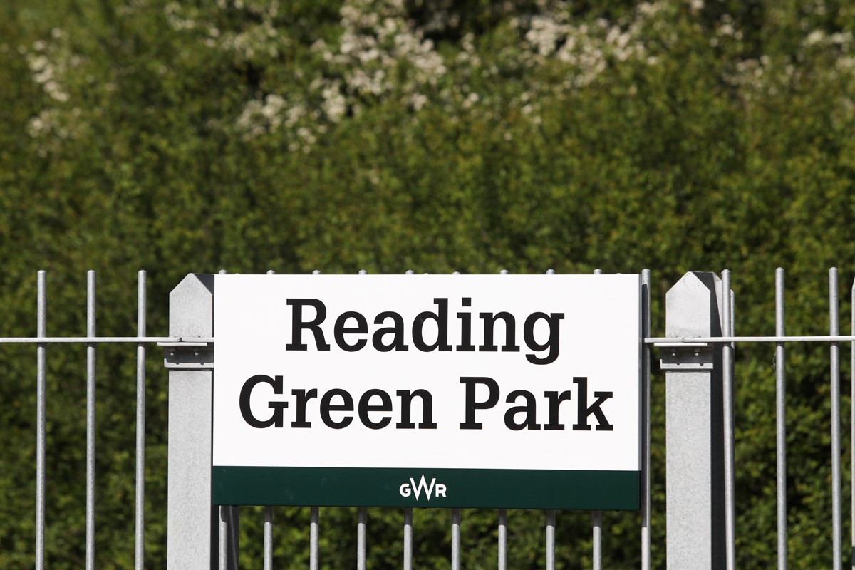 SWNS READING GREEN PARK 09