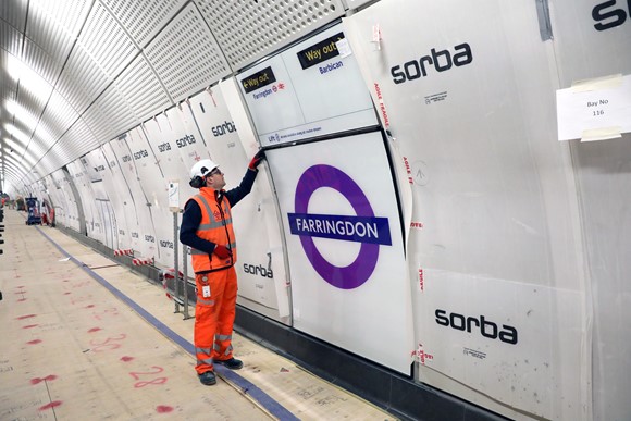 Farringdon station December 2017 CL3A0201.JPG 296399