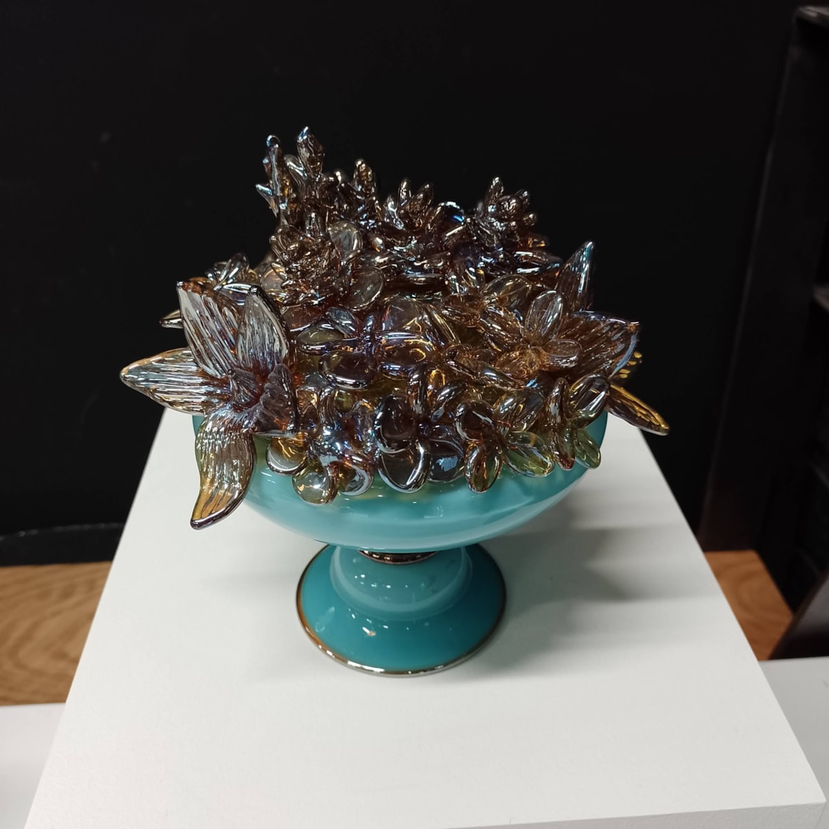 Flower Bowl, glass sculpture, bown and sculpted by Elliot Walker