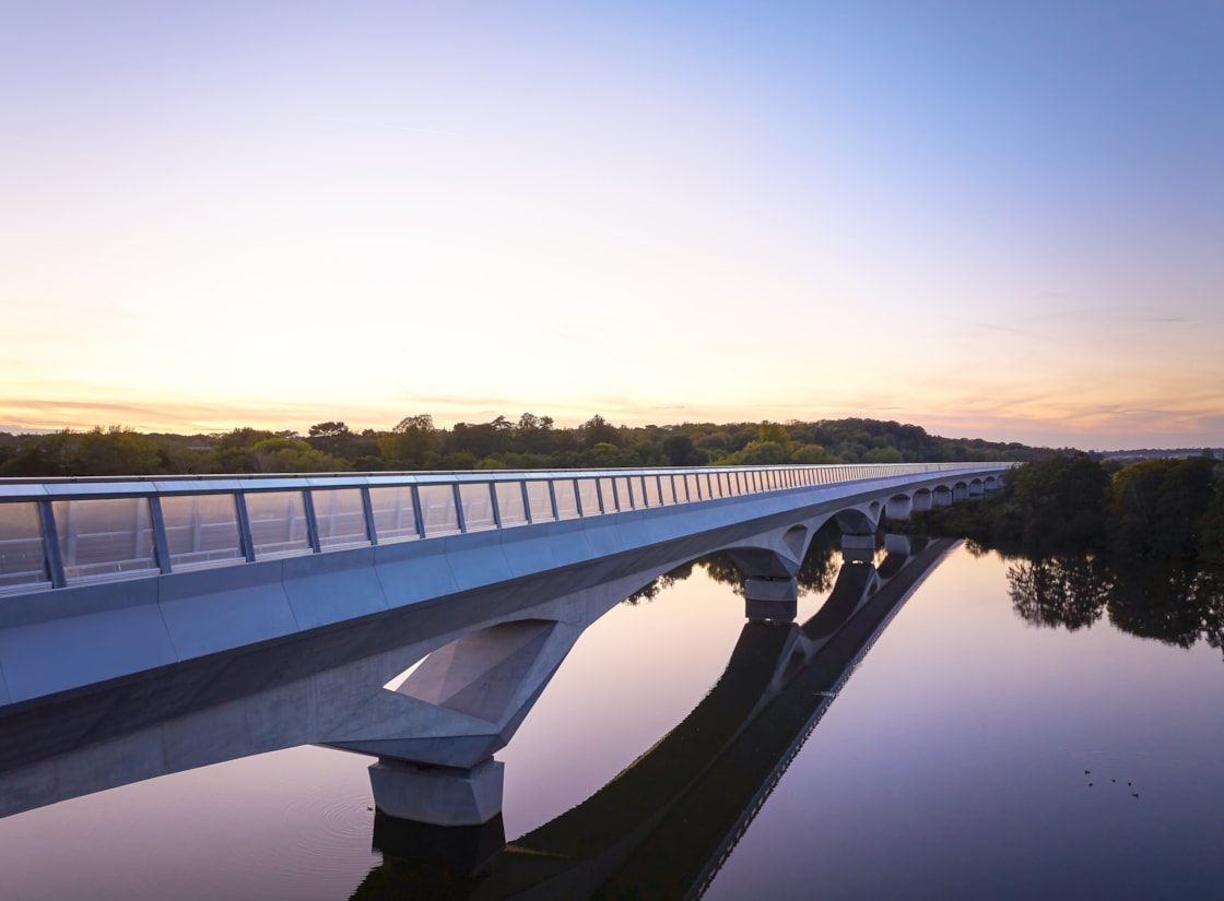 HS2 Colne Valley Viaduct - Korda Lake Aerial View North West (C) Grimshaw Hufton Crow