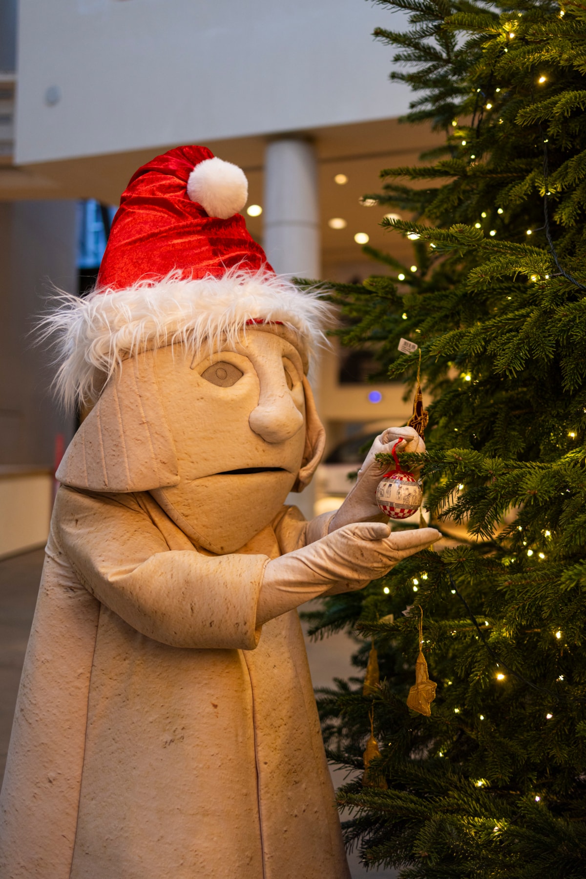 Lewis chess piece takes a festive turn decorating the National Museum of Scotland's Christmas tree © Duncan McGlynn-5