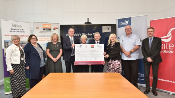 Carmarthenshire County Council signs the Twf Charter to support Welsh in the workplace: twf siarter 7