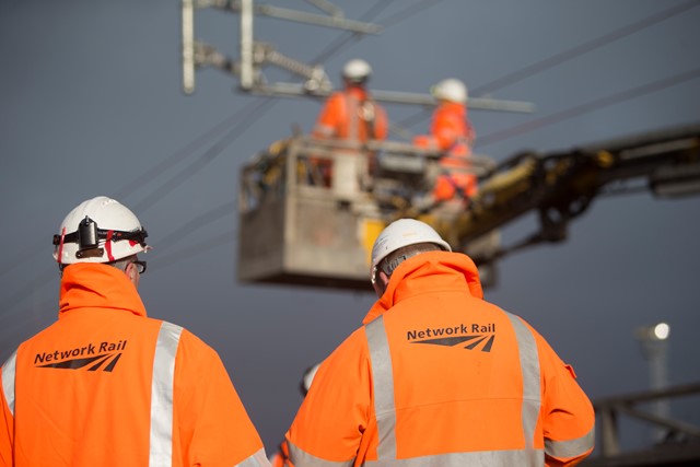 First section of Stirling-Dunblane-Alloa electrification set to go live: Overhead line engineers