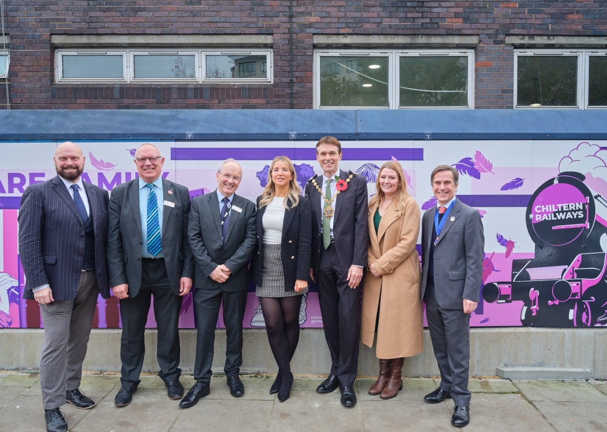 Representatives from Network Rail, Chiltern Railways and The Feathers Association with the Lord Mayor of Westminster