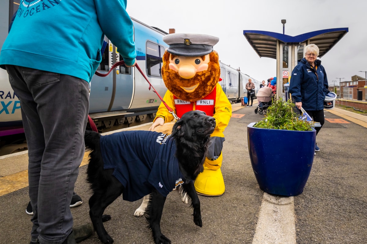 RNLI Cleethorpes by Jonny Walton  14