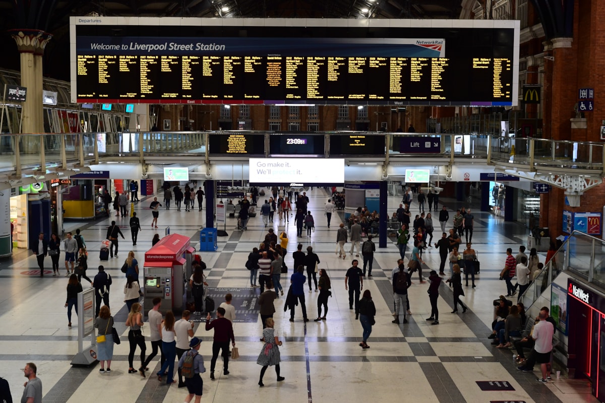 Liverpool St station concourse