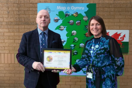 Prendergast school military award 2 - Gwobr milwrol ysgol Prendergast 2