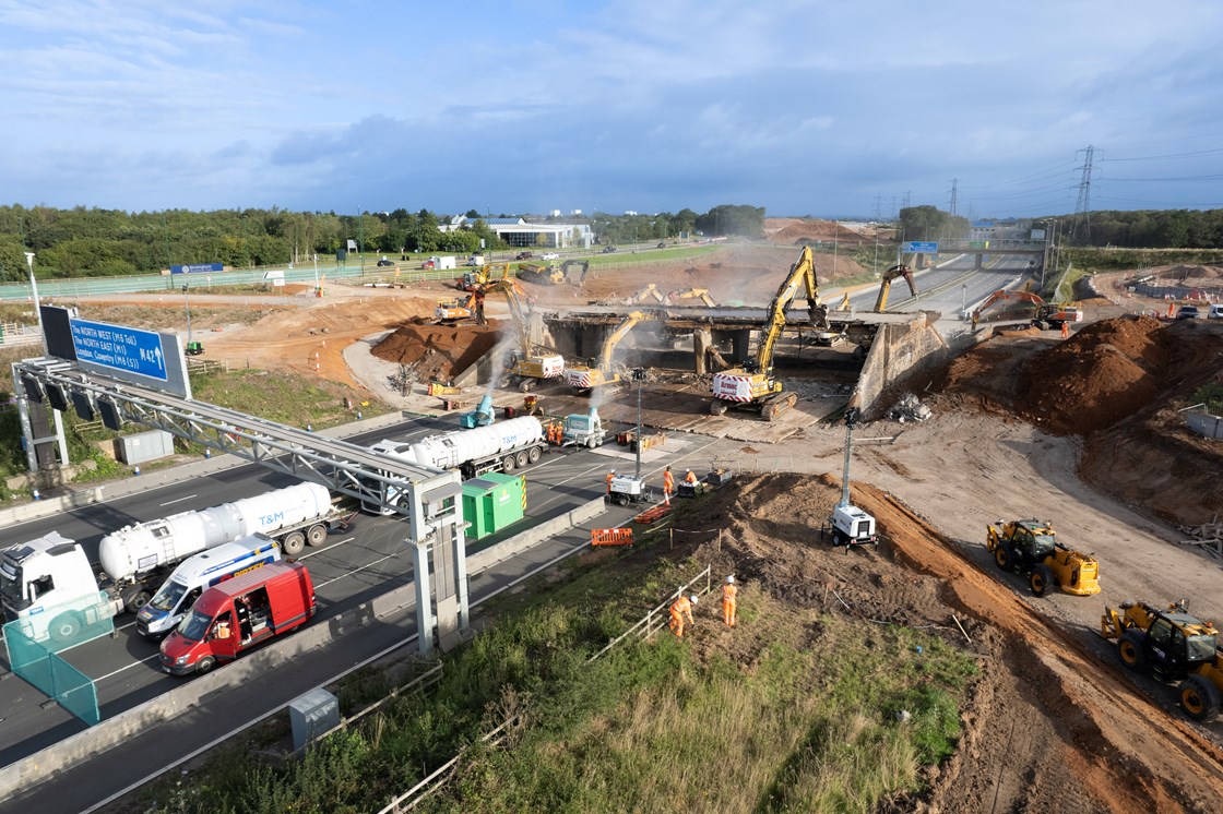 HS2 Removes Bridge Over M42 14 Hours Ahead Of Schedule hs2-removes-bridge-over-m42-14-hours-ahead-of-schedule
