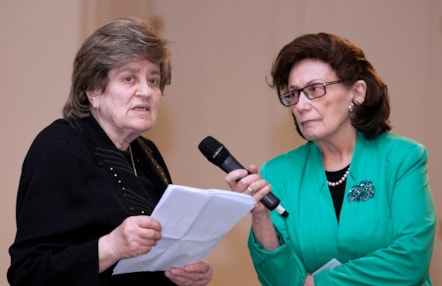 hannahbriefleftitasymons2.jpg