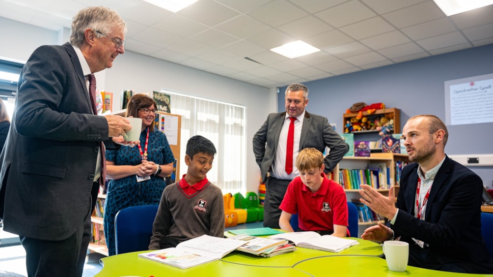 MD Ysgol Henry Richard 2-2