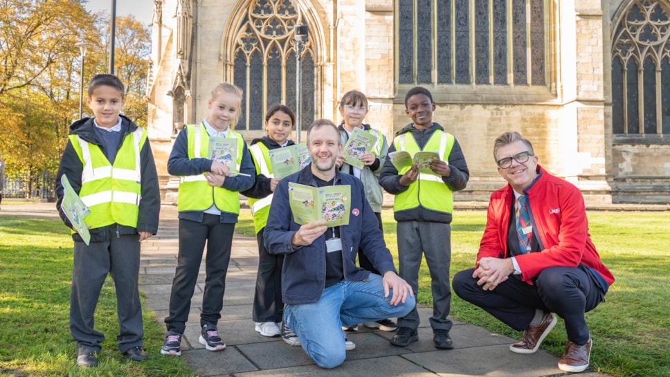 Stuart Thomas, LNER, Phil Sheppard, NLT, and children from Atlas Academy, Doncaster Story Quest (1)
