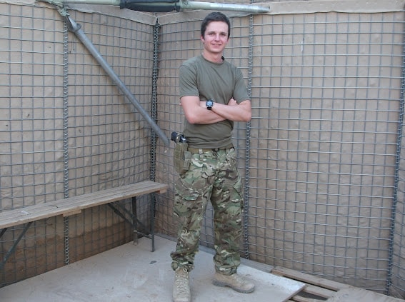 Garry in uniform (2): Garry in uniform (2)