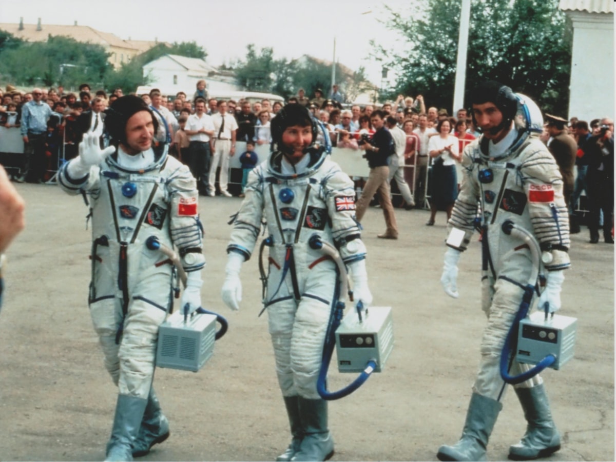 SoyuzTM12Crew Credit JakobTerweij-2