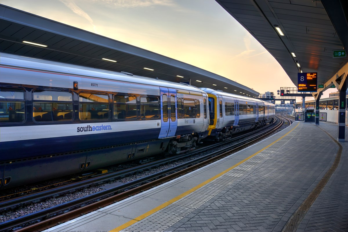 Southeastern train at London Bridge-2