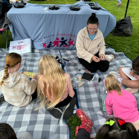 Children drawing at playday