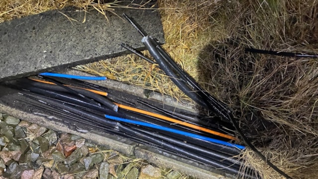 Vandalism in Poulton-le-Fylde causing disruption between Preston and Blackpool: Ten severed railway cables in Poulton le Fylde