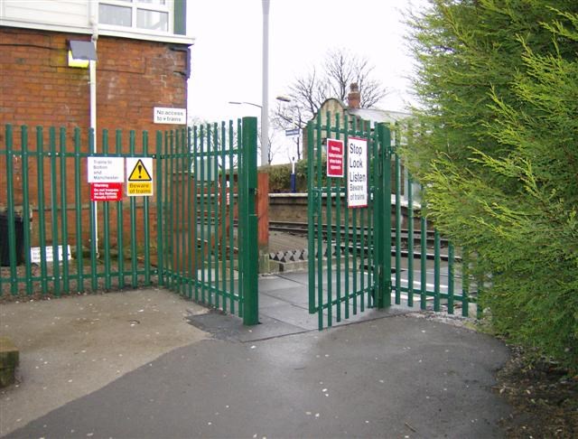 Bromley Cross level crossing to be made safer: Bromley Level Crossing