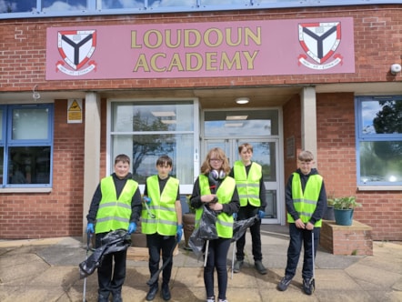 Litter collection crew