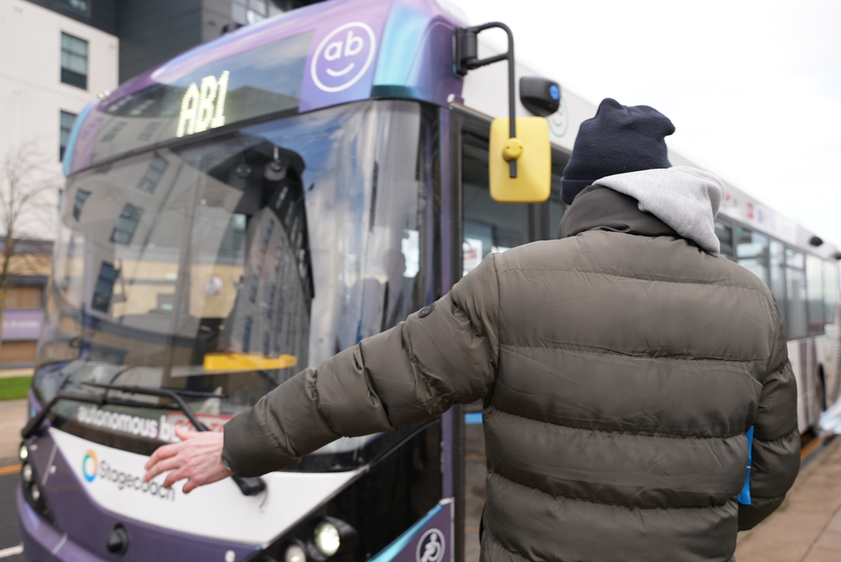 Autonomous bus