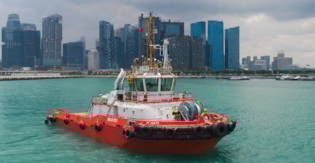 KOM autonomous tug - resized