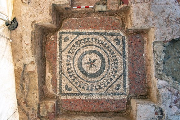 Earliest mosaic from Roman Mausoleum on Liberty of Southwark site © MOLA