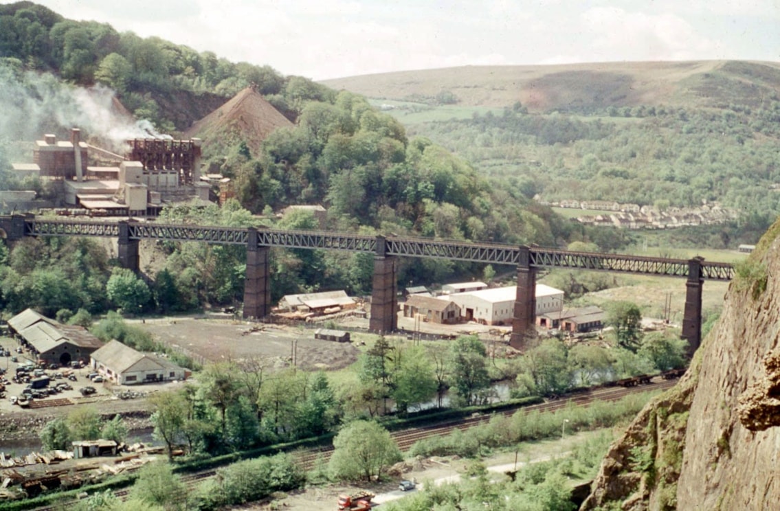 Taff's Well Walnut Tree Viaduct in 1960s - credit Mary Gillham)