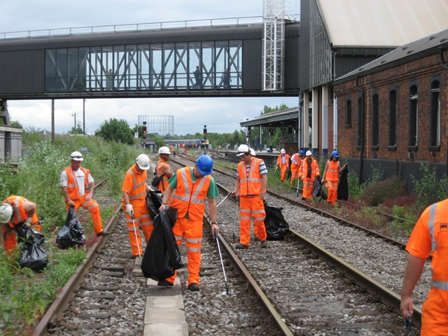 Reading Mile Litter Picking Day 2: litter pick