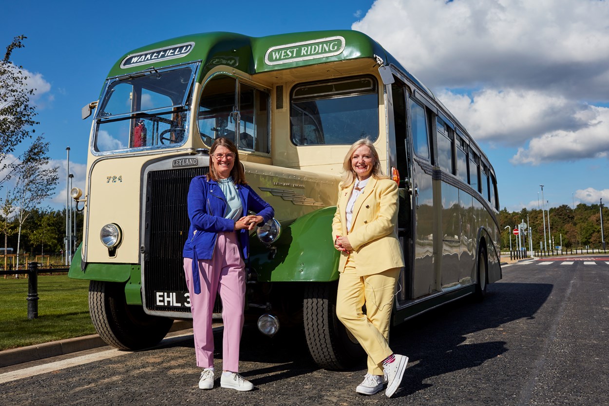 Minister Maclean and WY Mayor Tracy Brabin with vintage bus