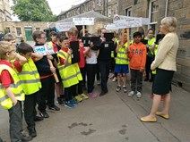 Environment Secretary Roseanna Cunningham discusses air pollution with pupils from Sciennes Primary school, Edinburgh for National Clean Air Day