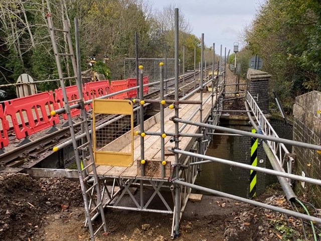 Drivers urged to avoid Oakham level crossings as railway bridge repairs continue: Foster's Bridge in Ketton - repairs continue on 081122 - crop