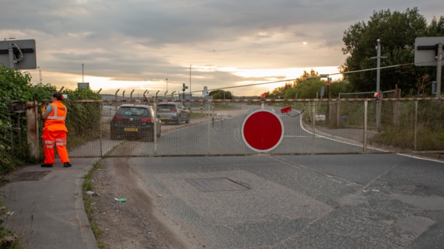 Critical level crossing renewal works will mean no road access to and from Isle of Grain village between midnight on Sunday 15th February and early morning on Monday 16th February: Isle of Grain level crossing gates
